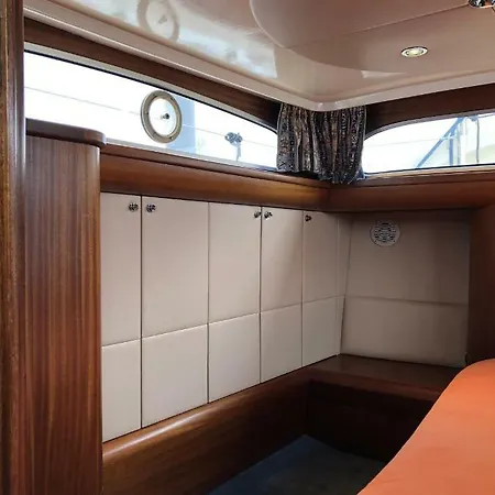 Bateau-hôtel Yacht Sequana *
