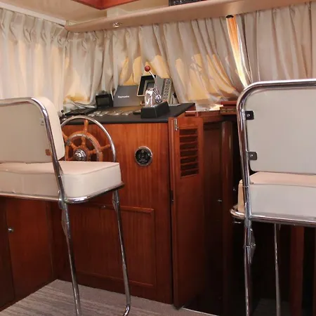 Bateau-hôtel Yacht Sequana *