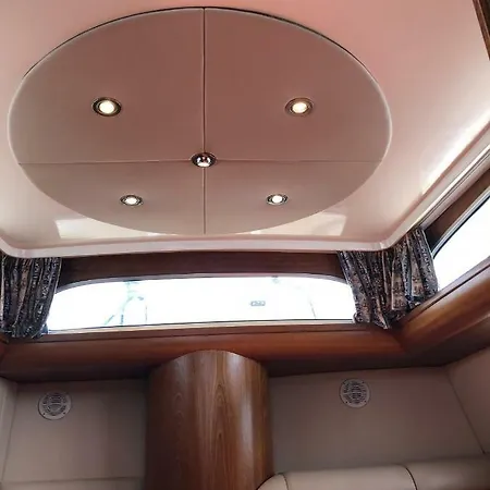 Yacht Sequana Botel *
